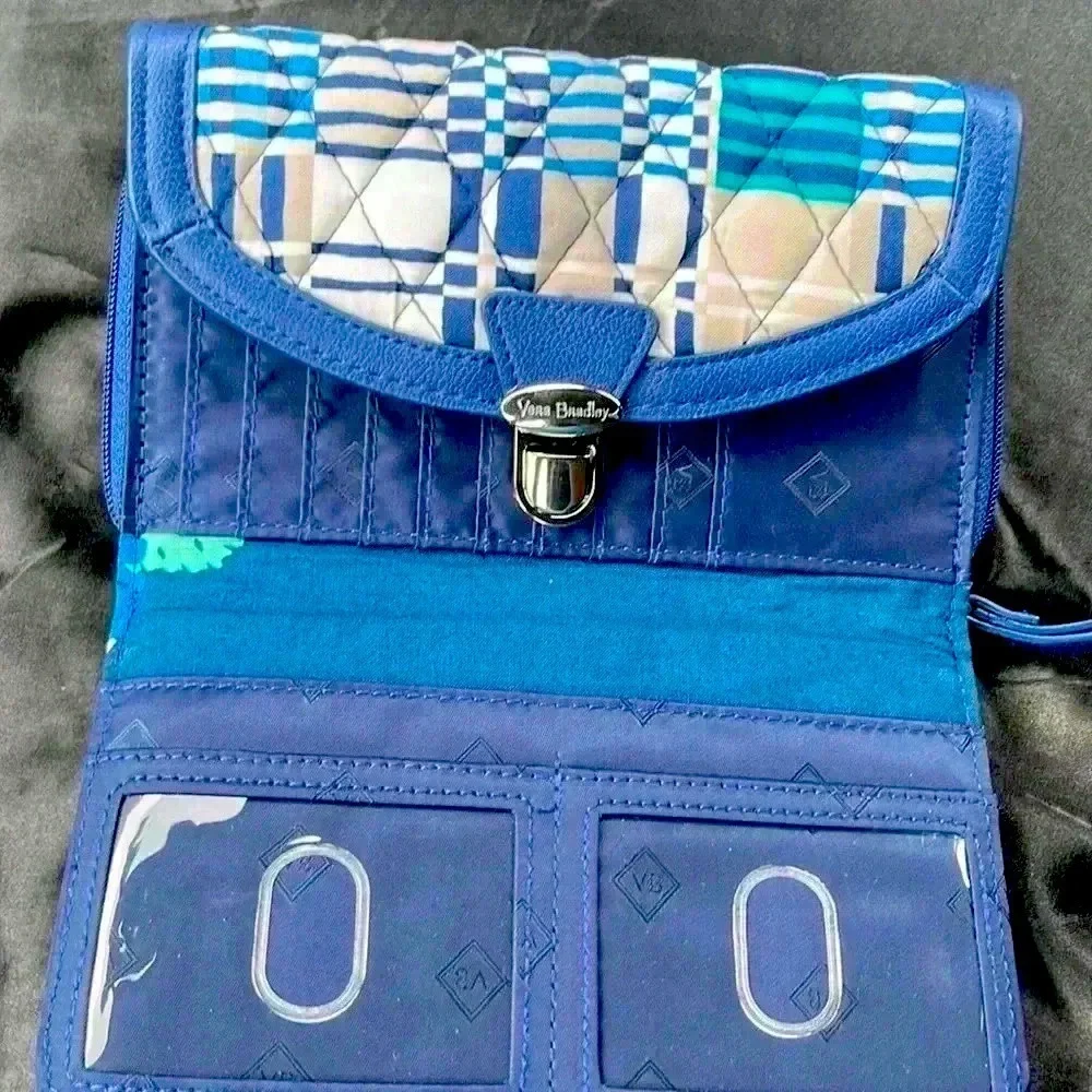 🆕 Vera Bradley Ultimate Wristlet in Signature Cotton Santiago Woven w/ Navy - Picture 7 of 13
